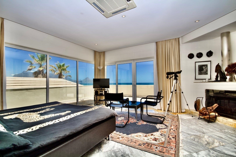 To Let 4 Bedroom Property for Rent in Sunset Links Western Cape